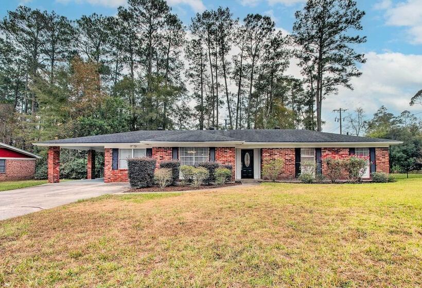 Bright Hinesville Home, 43 Mi To Savannah!
