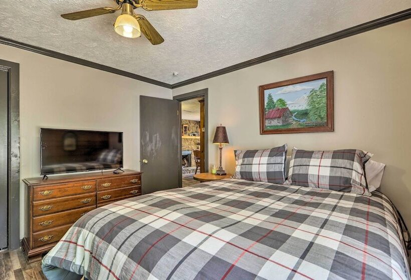 Buckhead Cabin W/ Fireplaces & Private Pool!