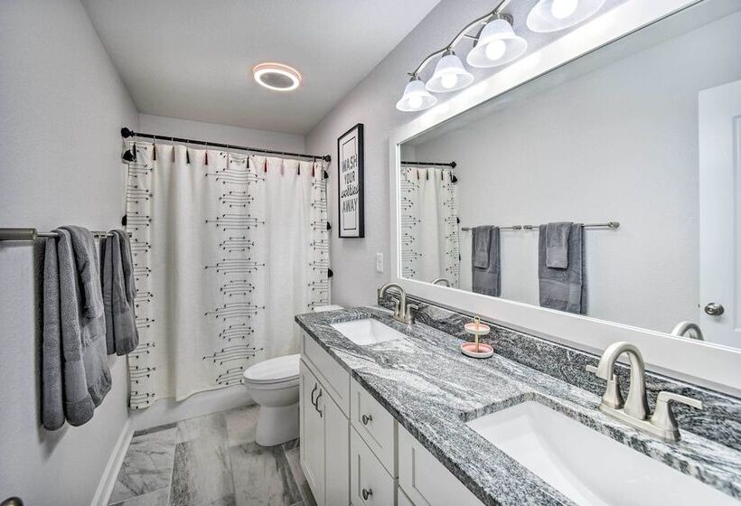 Buckroe Family Home: Walk To The Beach!