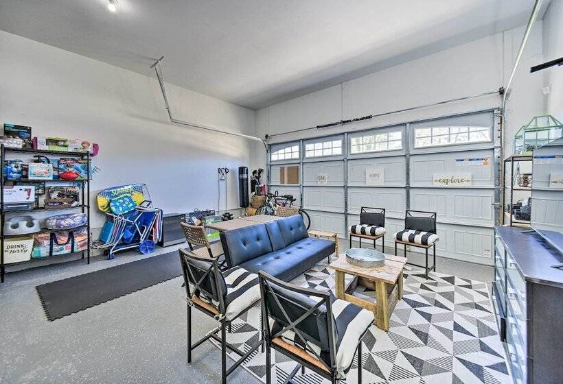 Buckroe Family Home: Walk To The Beach!