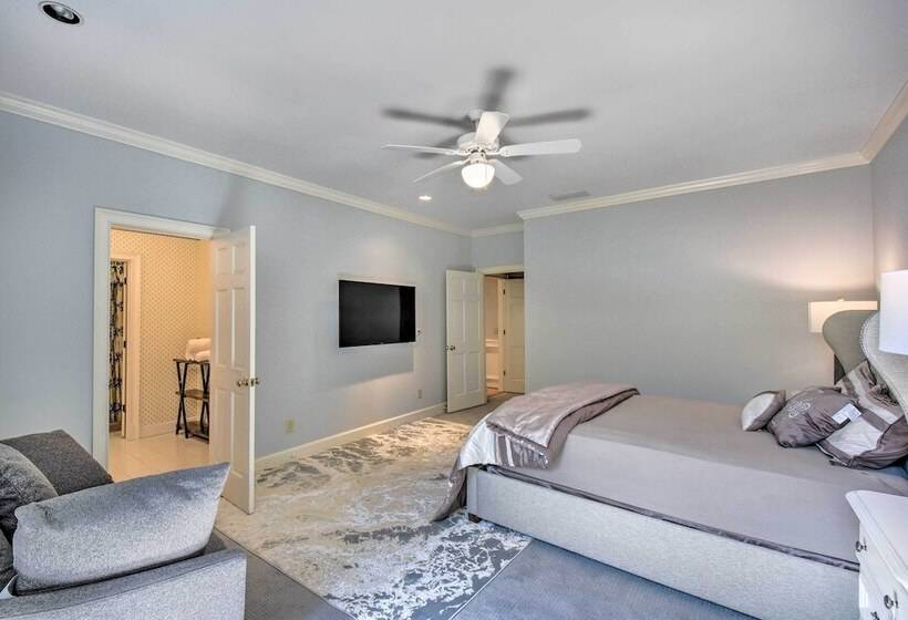 Buford Mansion W/ Pool ~ 14 Mi To Lake Lanier