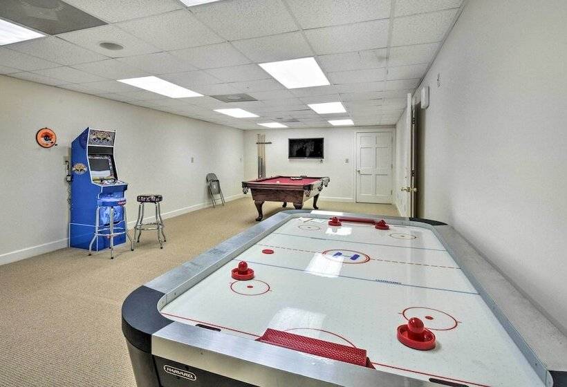 Buford Mansion W/ Pool ~ 14 Mi To Lake Lanier