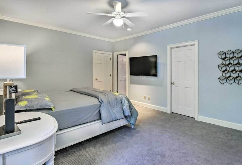 Buford Mansion W/ Pool ~ 14 Mi To Lake Lanier