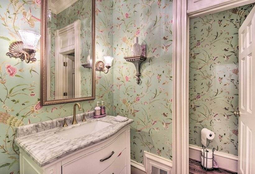 Buford Mansion W/ Pool ~ 14 Mi To Lake Lanier