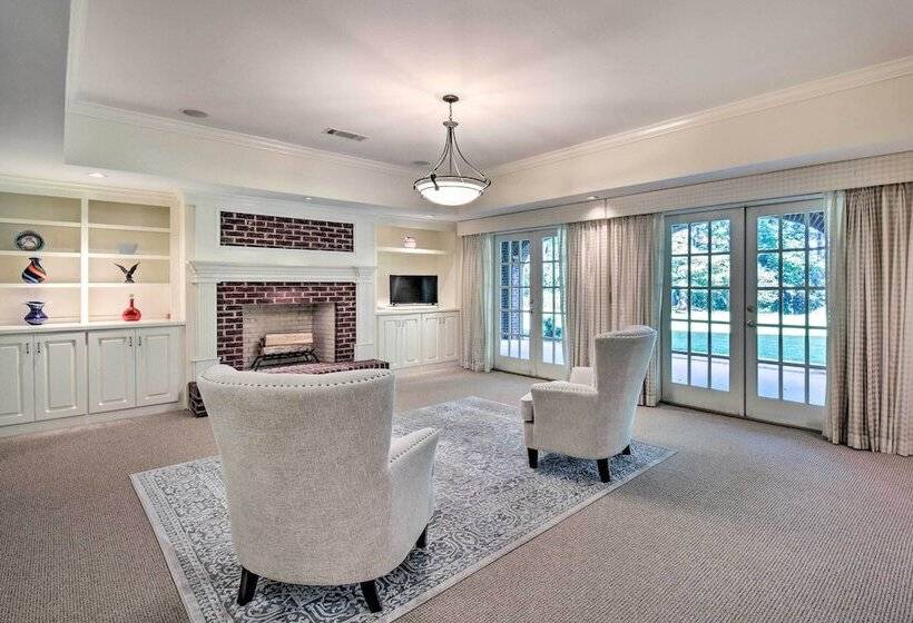 Buford Mansion W/ Pool ~ 14 Mi To Lake Lanier