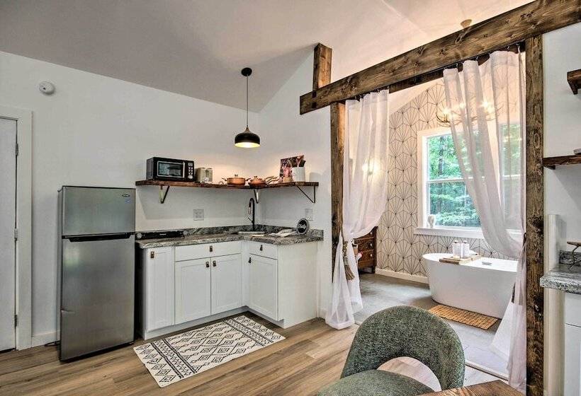 Cabin In The Woods W/ Fire Pit & Ev Charger!