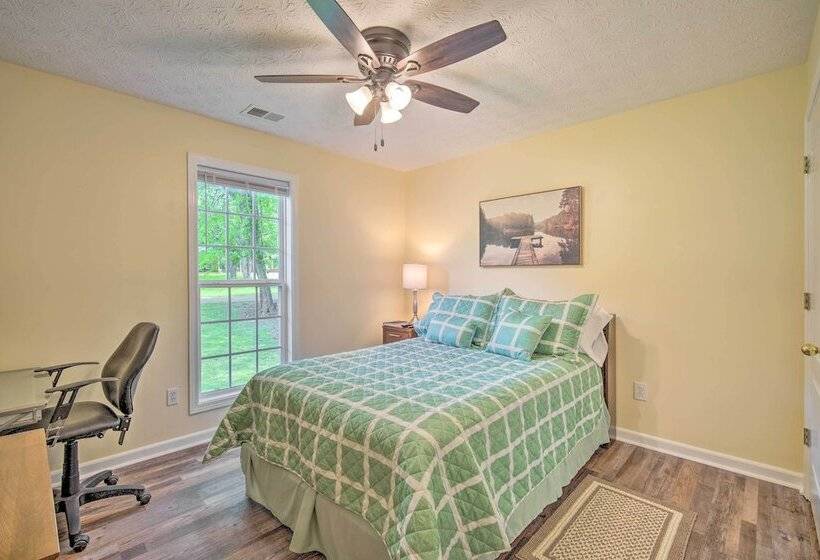 Cartersville Family Home W/ Spacious Backyard