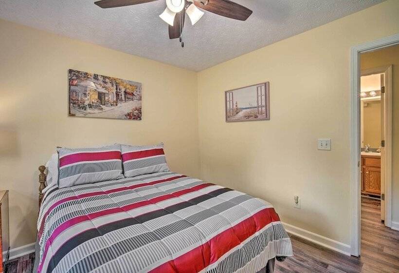 Cartersville Family Home W/ Spacious Backyard