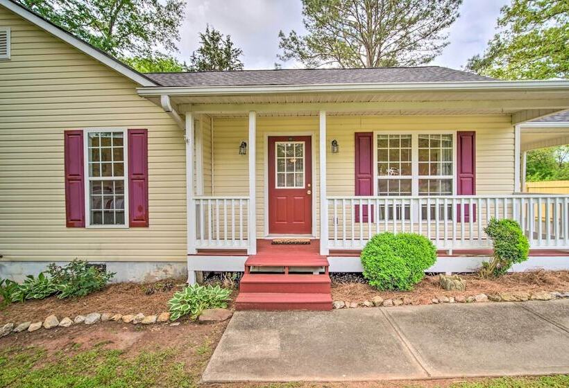 Cartersville Family Home W/ Spacious Backyard
