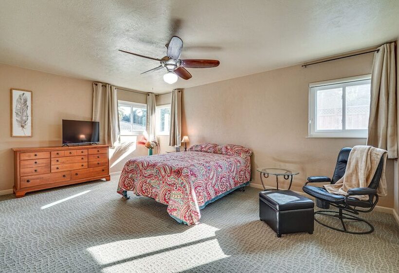 Castro Valley Home W/ Private Deck!