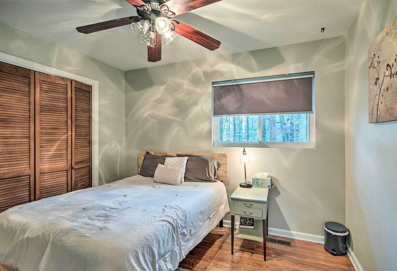 Centrally Located Martinez Home W/ Backyard!