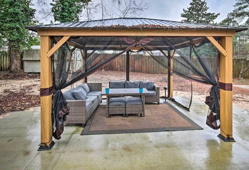 Centrally Located Martinez Home W/ Backyard!