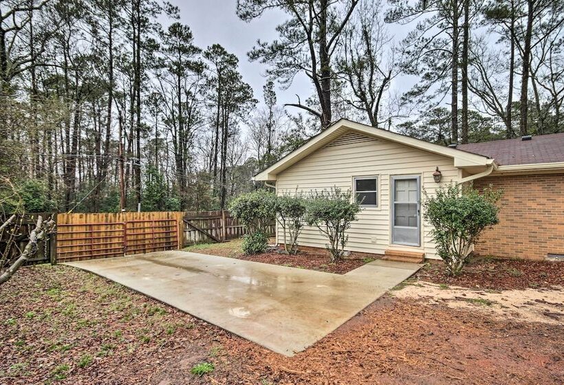 Centrally Located Martinez Home W/ Backyard!