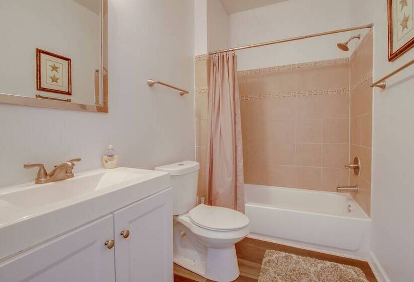 Centrally Located Memphis House: 2 Mi To Beale St!