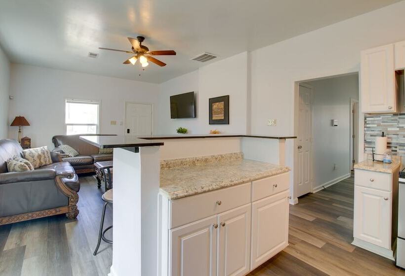 Centrally Located Memphis House: 2 Mi To Beale St!