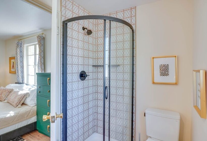 Centrally Located Tucson Home W/ Fenced In Yard!