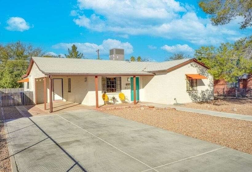 Centrally Located Tucson Home W/ Fenced In Yard!