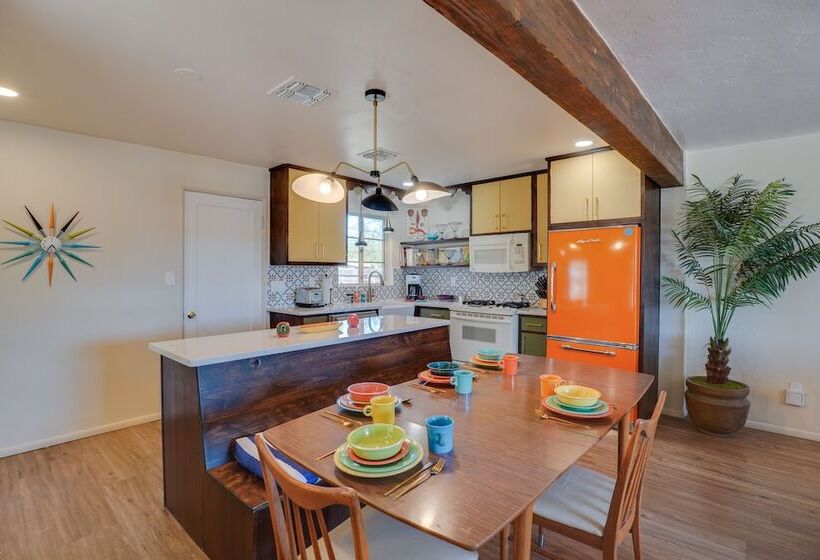 Centrally Located Tucson Home W/ Fenced In Yard!