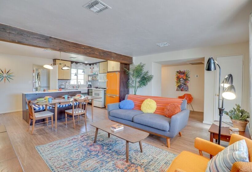 Centrally Located Tucson Home W/ Fenced In Yard!