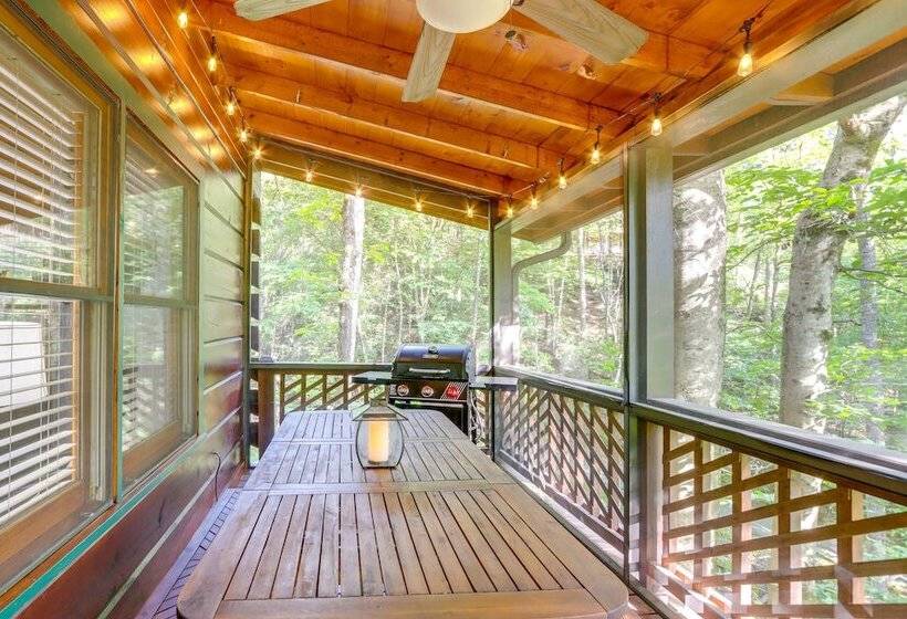 Charming Blue Ridge Cabin W/ Game Room & Hot Tub!