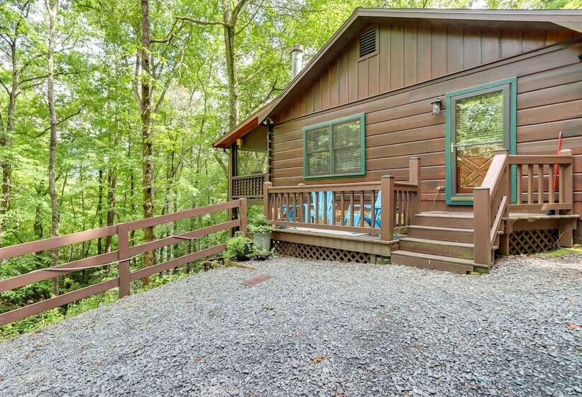 Charming Blue Ridge Cabin W/ Game Room & Hot Tub!