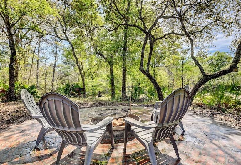 Charming Cabin W/ Decks & Fire Pit   Walk To River