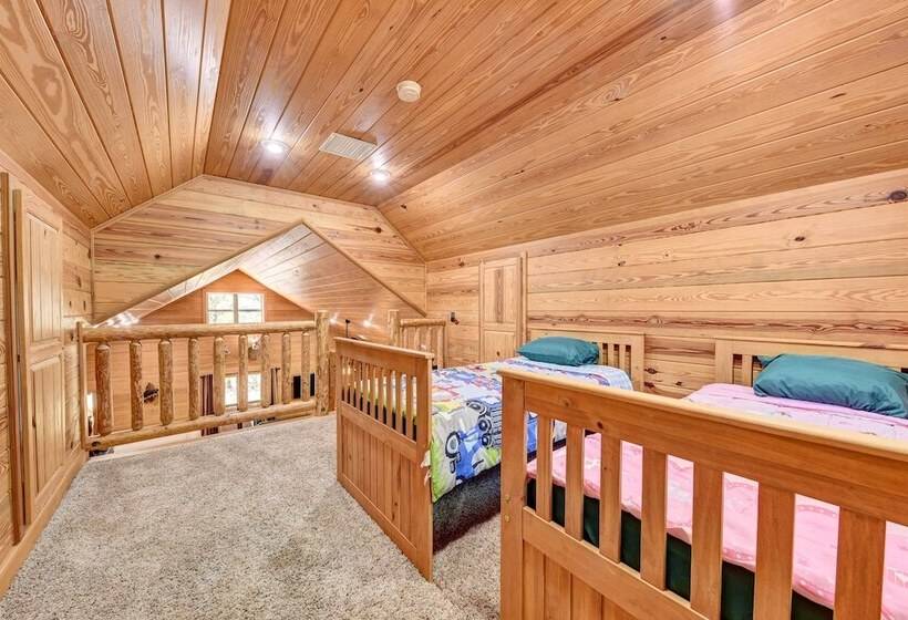 Charming Cabin W/ Decks & Fire Pit   Walk To River