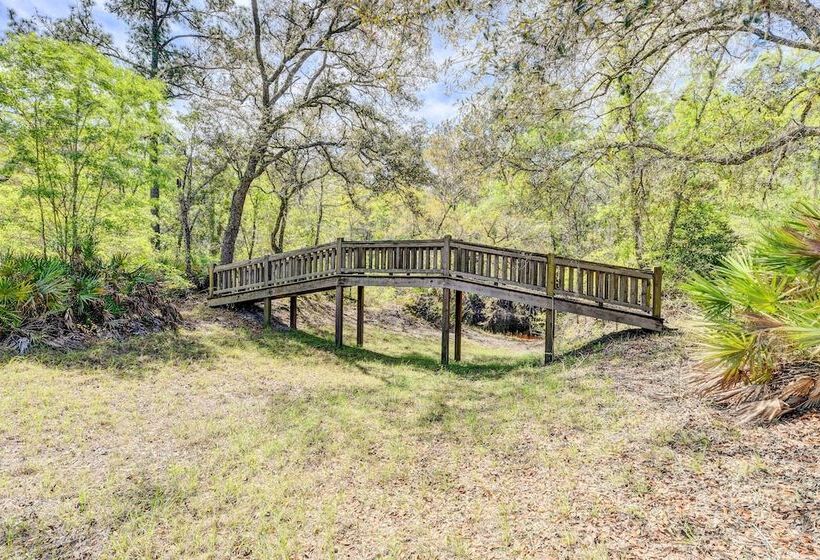 Charming Cabin W/ Decks & Fire Pit   Walk To River