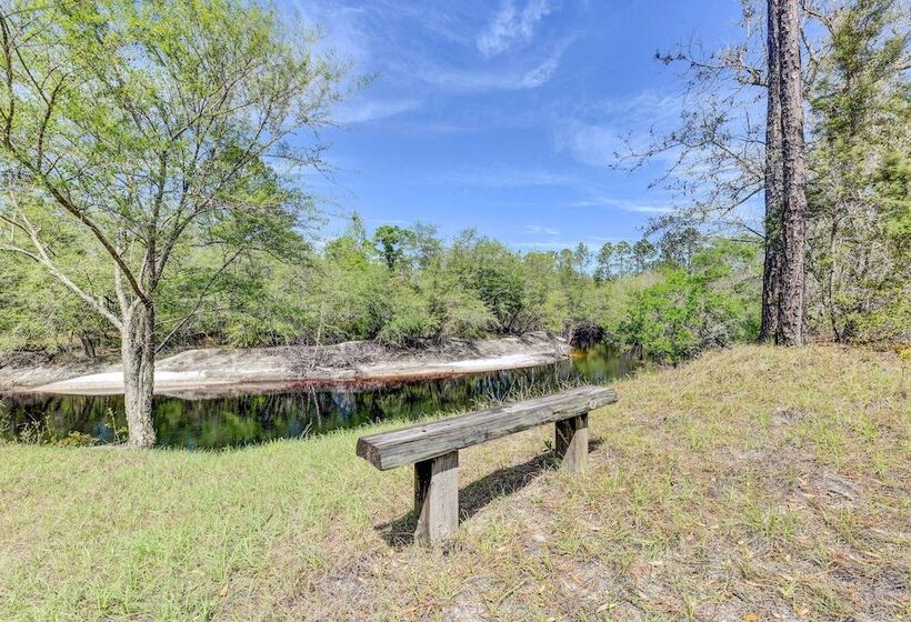 Charming Cabin W/ Decks & Fire Pit   Walk To River