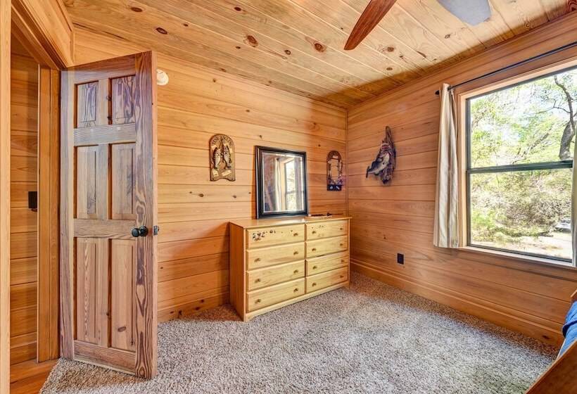 Charming Cabin W/ Decks & Fire Pit   Walk To River