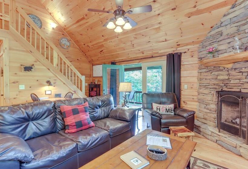 Charming Morganton Cabin W/ Hot Tub & Game Room!