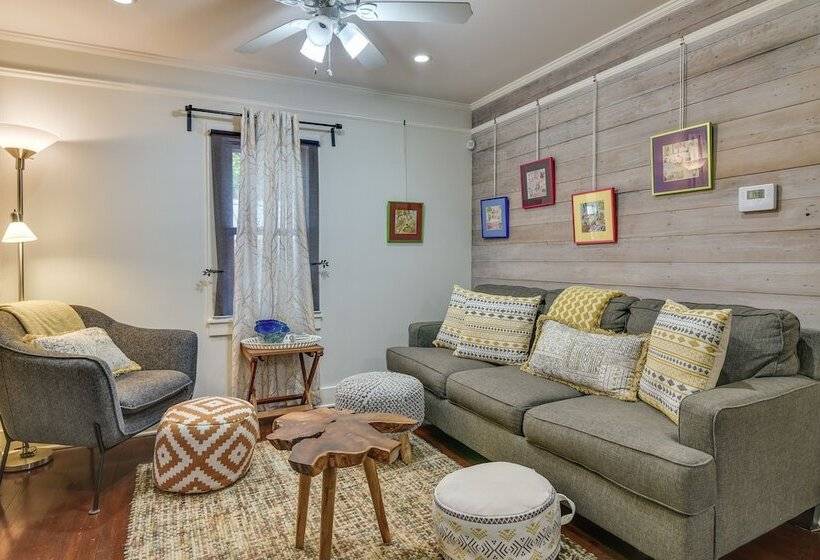 Charming City Cottage ~ 8 Mi To Downtown Portland!