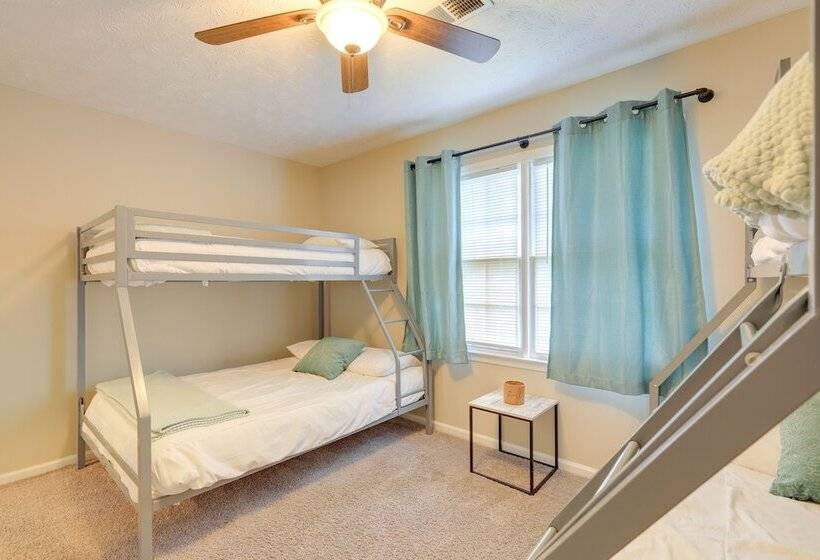 Charming Columbus Home W/ Yard 10 Mi To Dtwn!