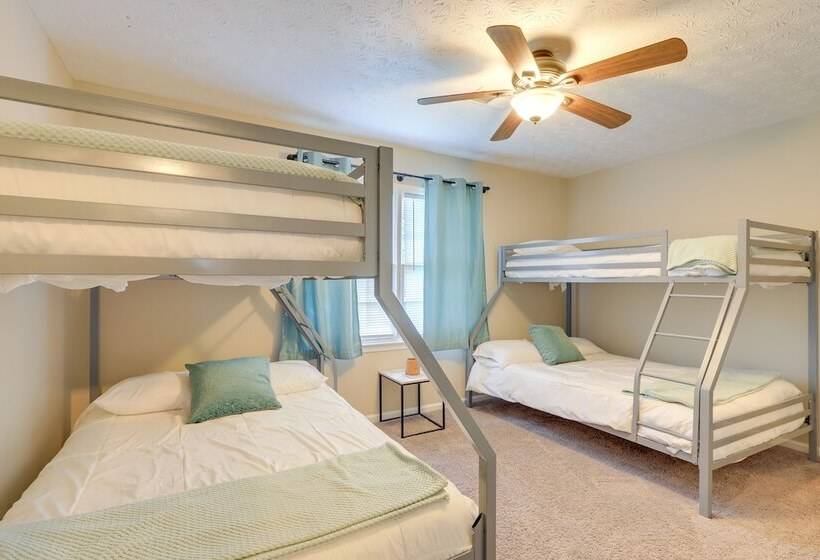 Charming Columbus Home W/ Yard 10 Mi To Dtwn!