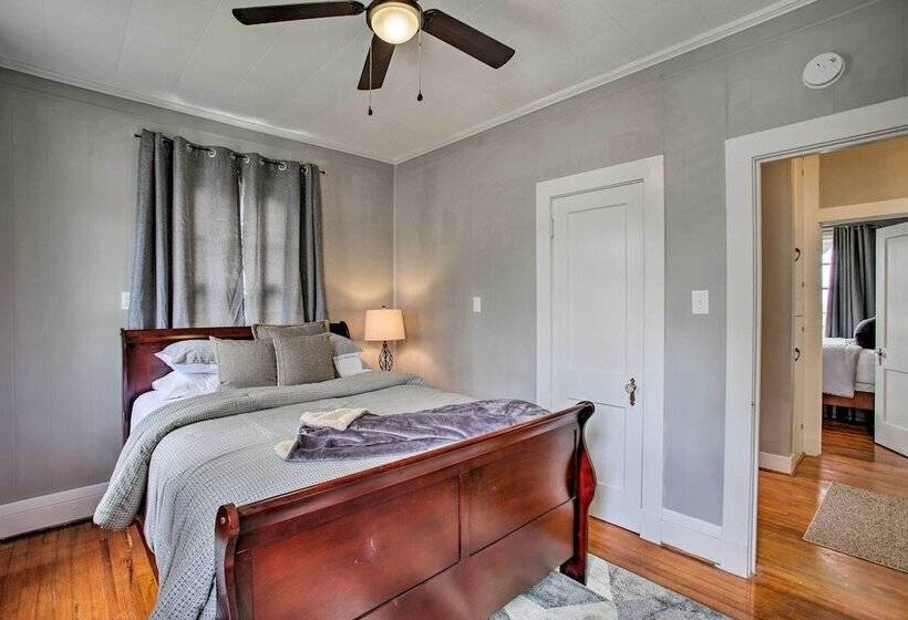 Charming Cottage W/ Mississippi River Views!