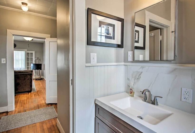 Charming Cottage W/ Mississippi River Views!