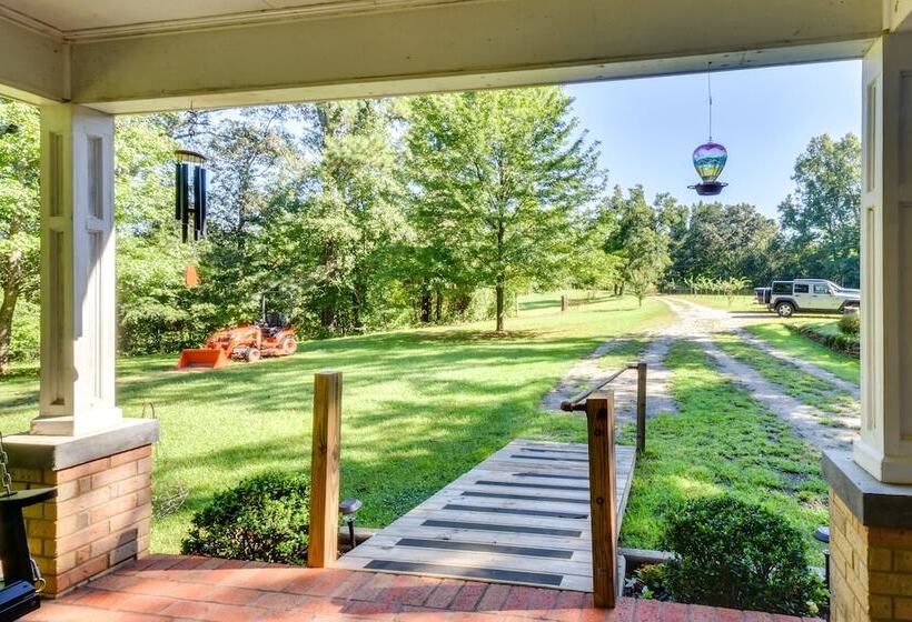 Charming Duplex: 12 Mi To Uga & Sanford Stadium!