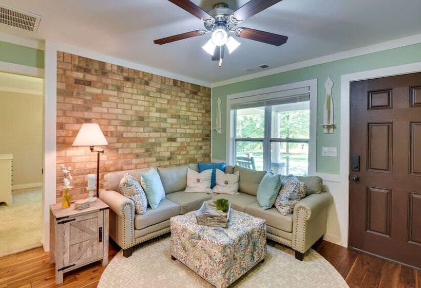 Charming Duplex: 12 Mi To Uga & Sanford Stadium!