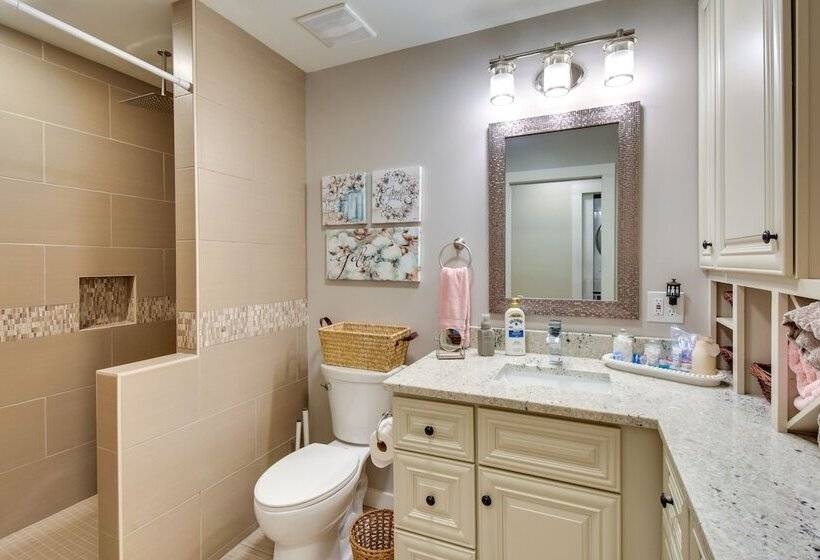 Charming Duplex: 12 Mi To Uga & Sanford Stadium!