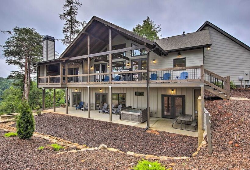 Charming Ellijay Escape: Hot Tub + Game Room