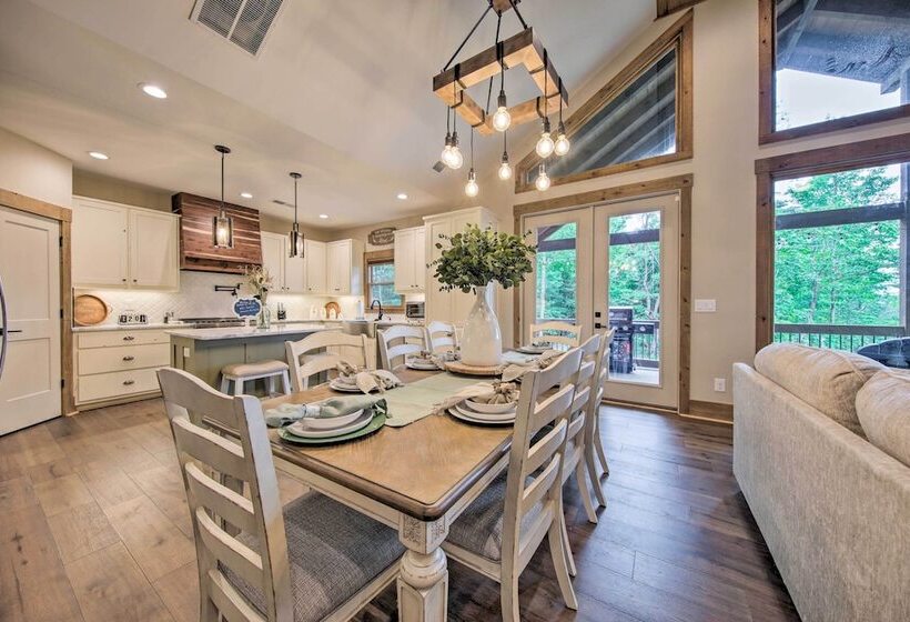 Charming Ellijay Escape: Hot Tub + Game Room