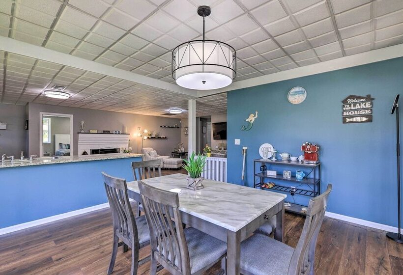 Charming Georgia Abode W/ Hot Tub & Grill!