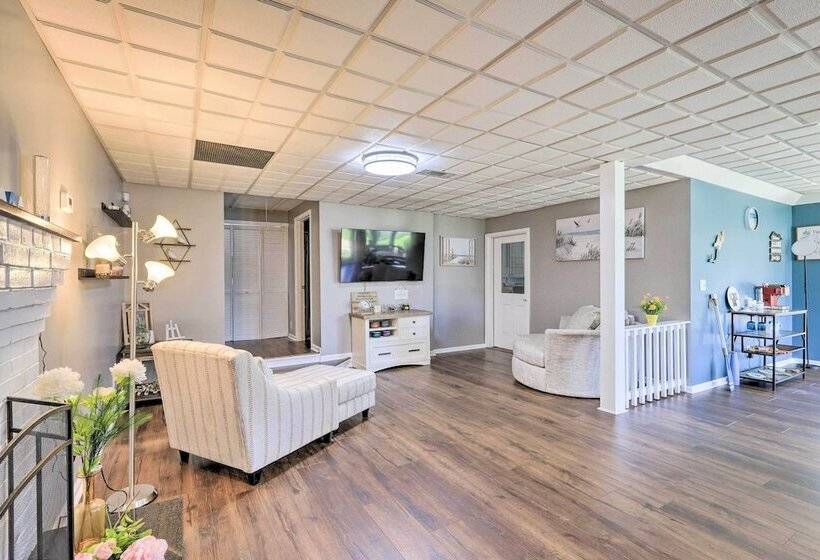 Charming Georgia Abode W/ Hot Tub & Grill!