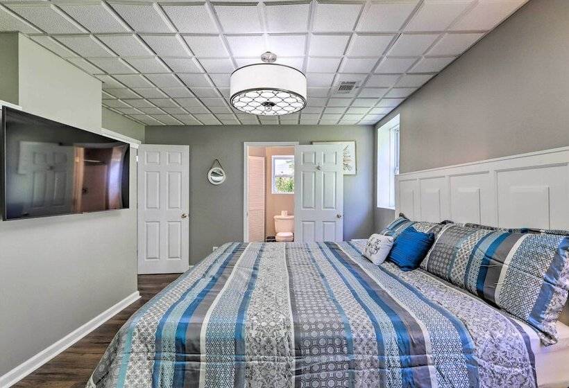 Charming Georgia Abode W/ Hot Tub & Grill!