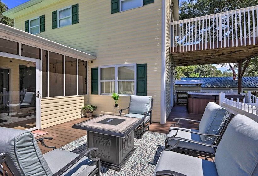 Charming Georgia Abode W/ Hot Tub & Grill!