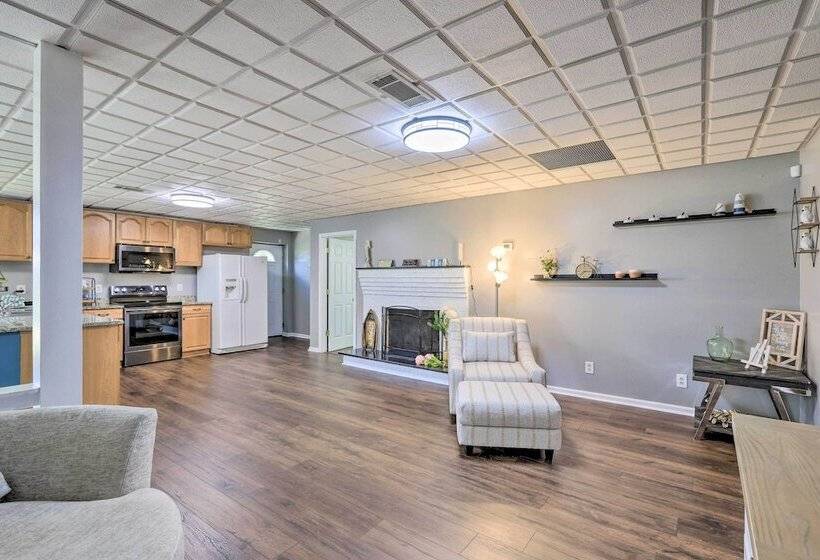Charming Georgia Abode W/ Hot Tub & Grill!