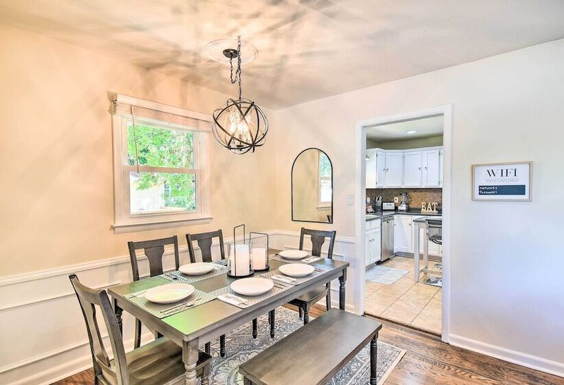 Charming Hampton Home W/ Yard: 2 Mi To Beach!