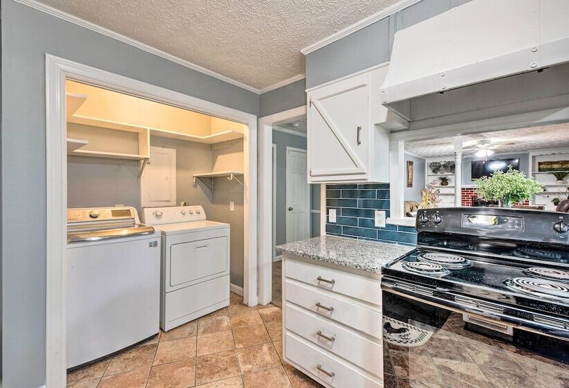 Charming Marietta Home ~ 7 Mi To Downtown!