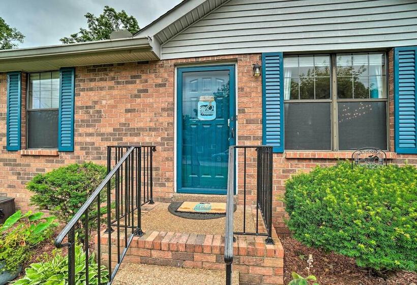 Charming Nashville Home Near Restaurants & Bars!