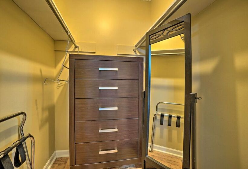 Charming Nashville Home Near Restaurants & Bars!